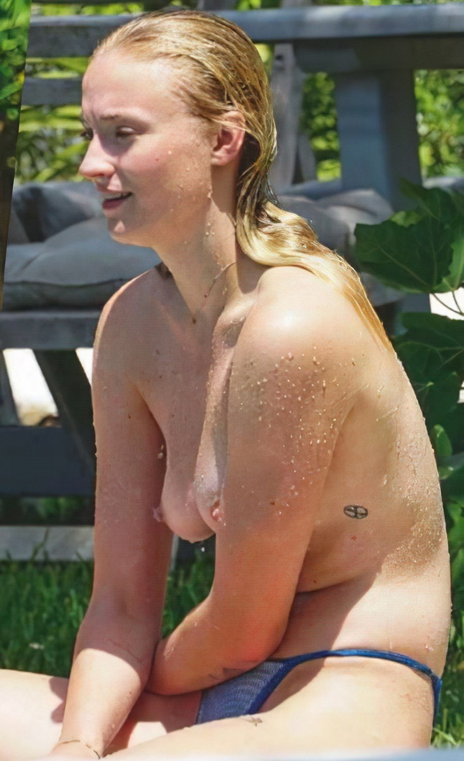 Sophie Turner Cofre desnudo