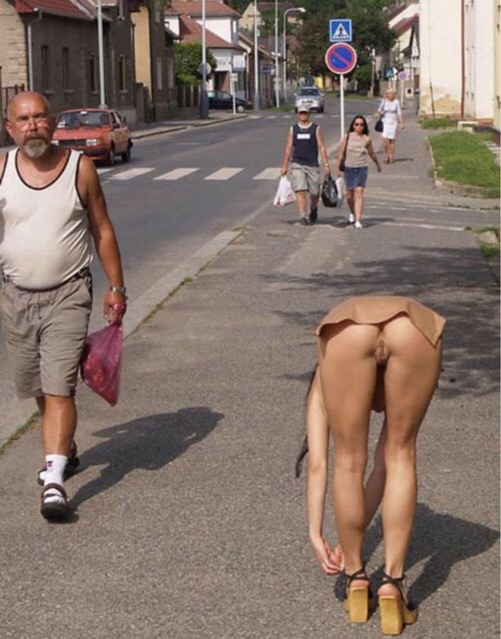 Chicas sin bragas en la calle