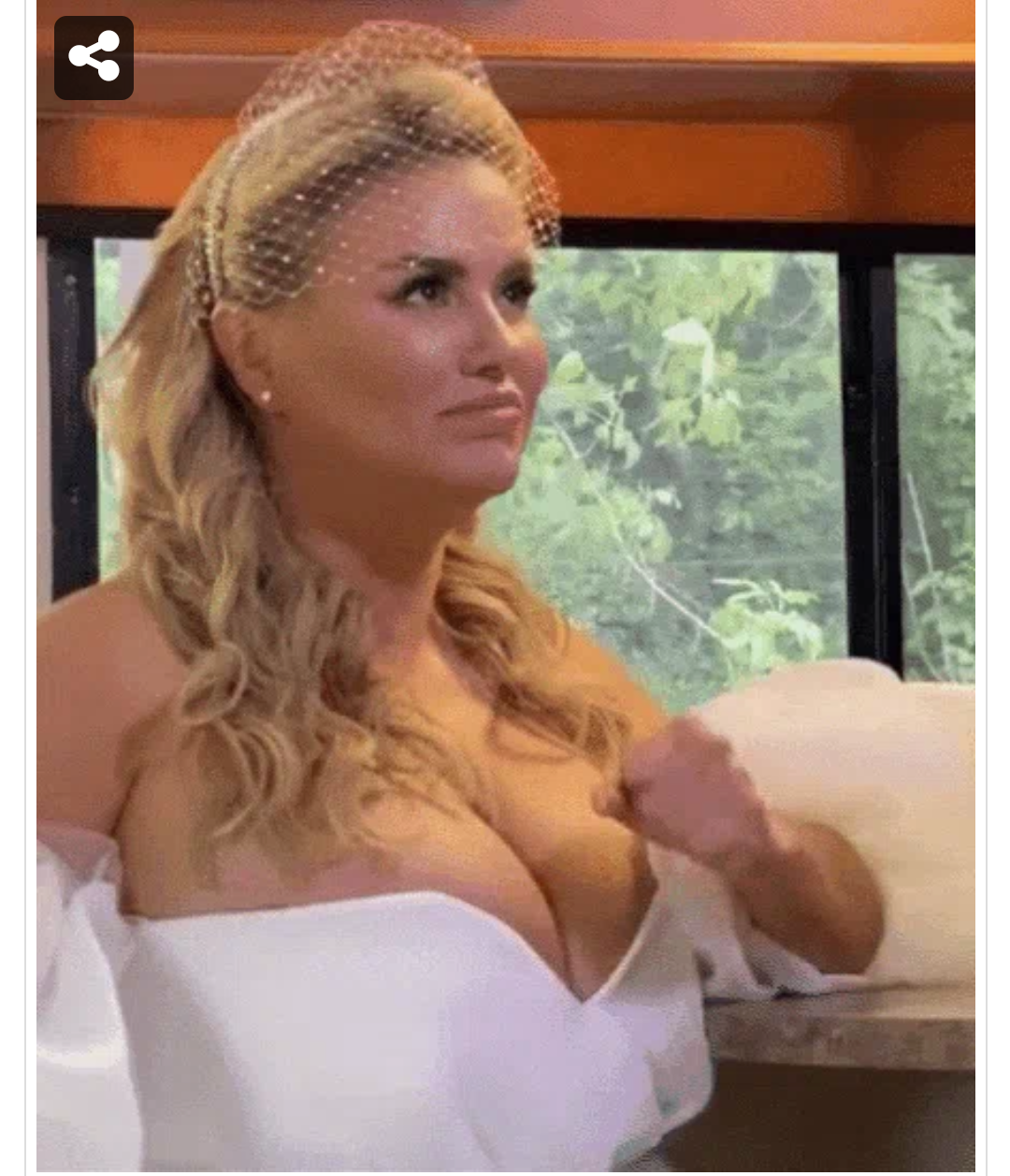 Semenovich Grandes pechos