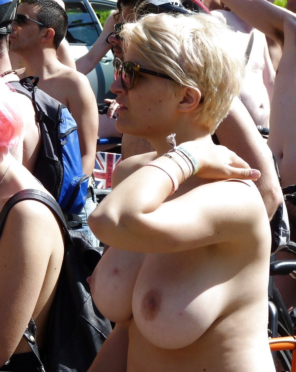 Mujeres desnudas al azar