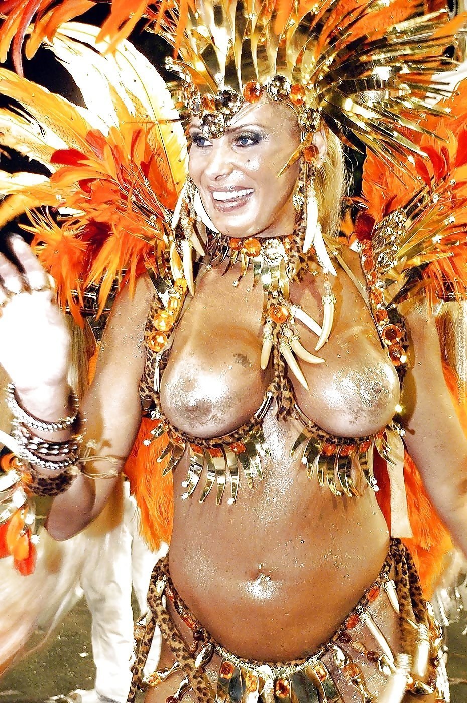 Desnuda Vivian Castro. Carnaval