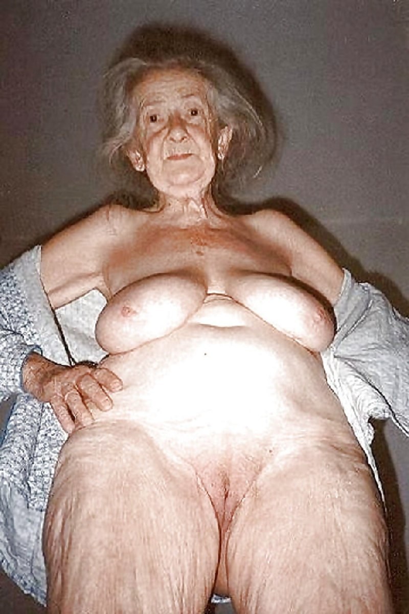 Ancianas muy viejas y desnudas