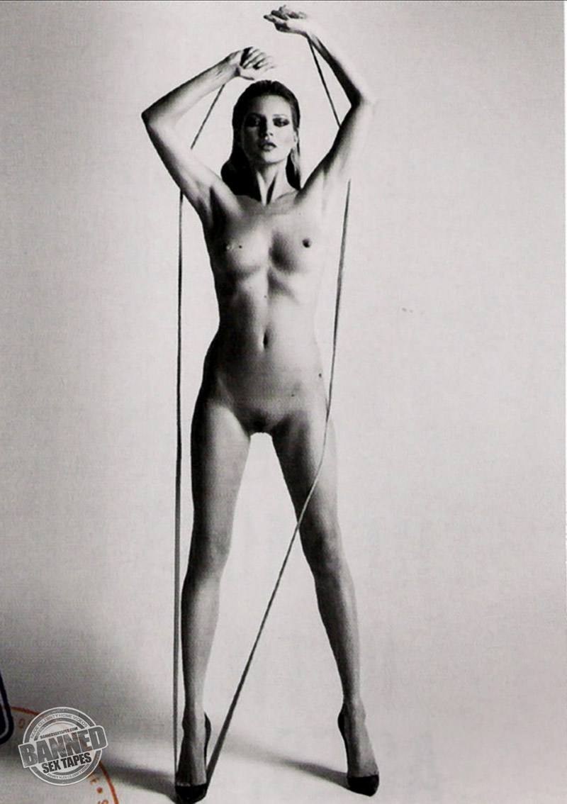 Kate Moss en su juventud desnuda