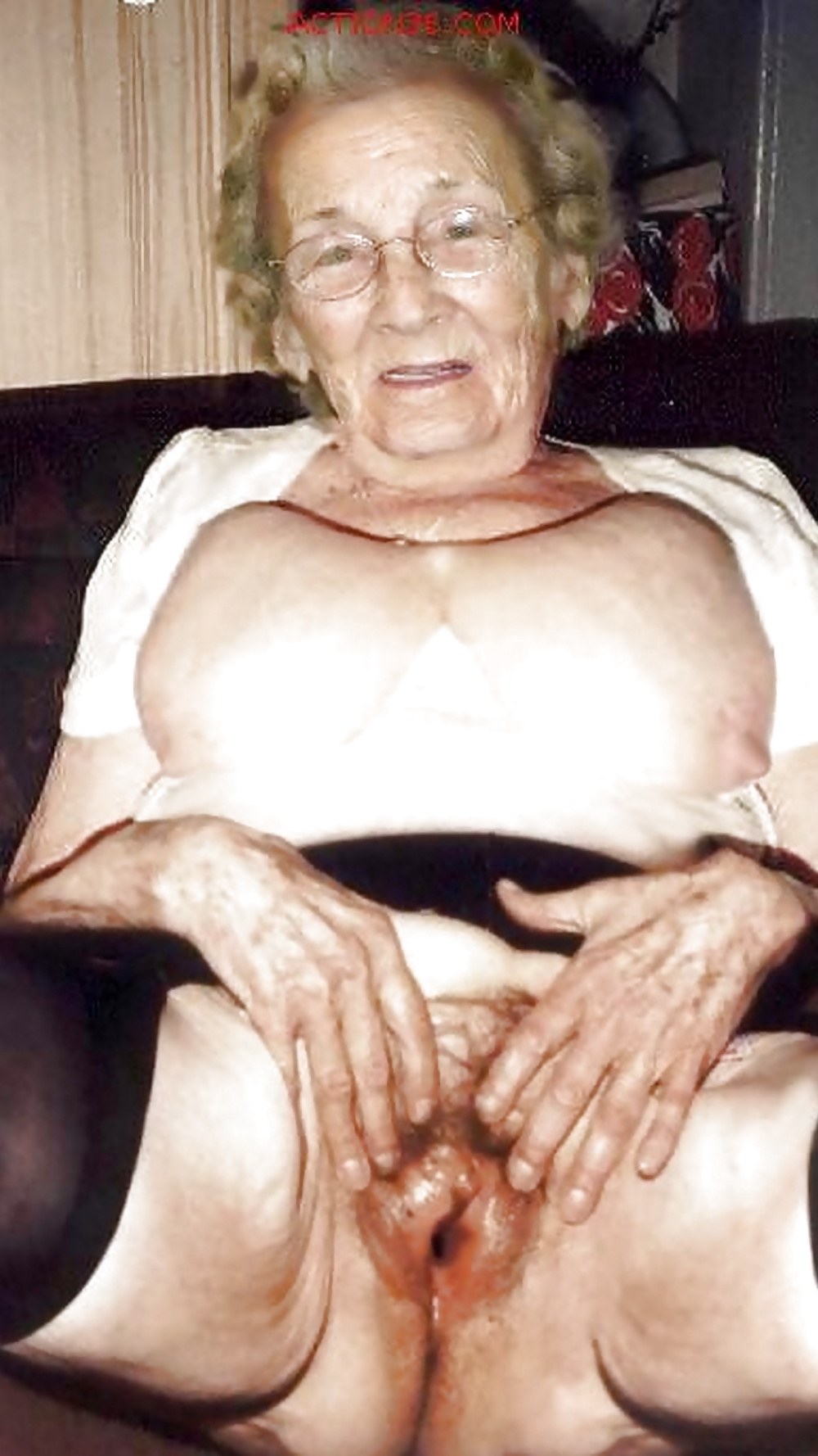 Muy viejas abuelas omagwil