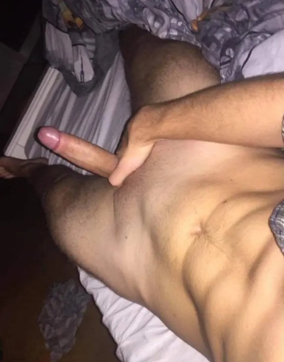 Enorme pene en la cama