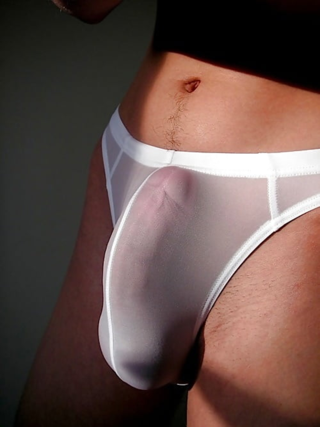 Niños en bragas femeninas