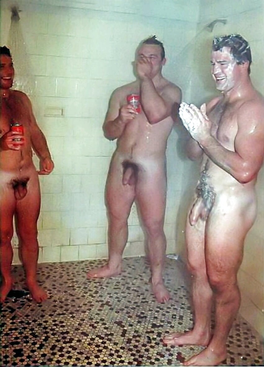 Chicos desnudos en un alma común