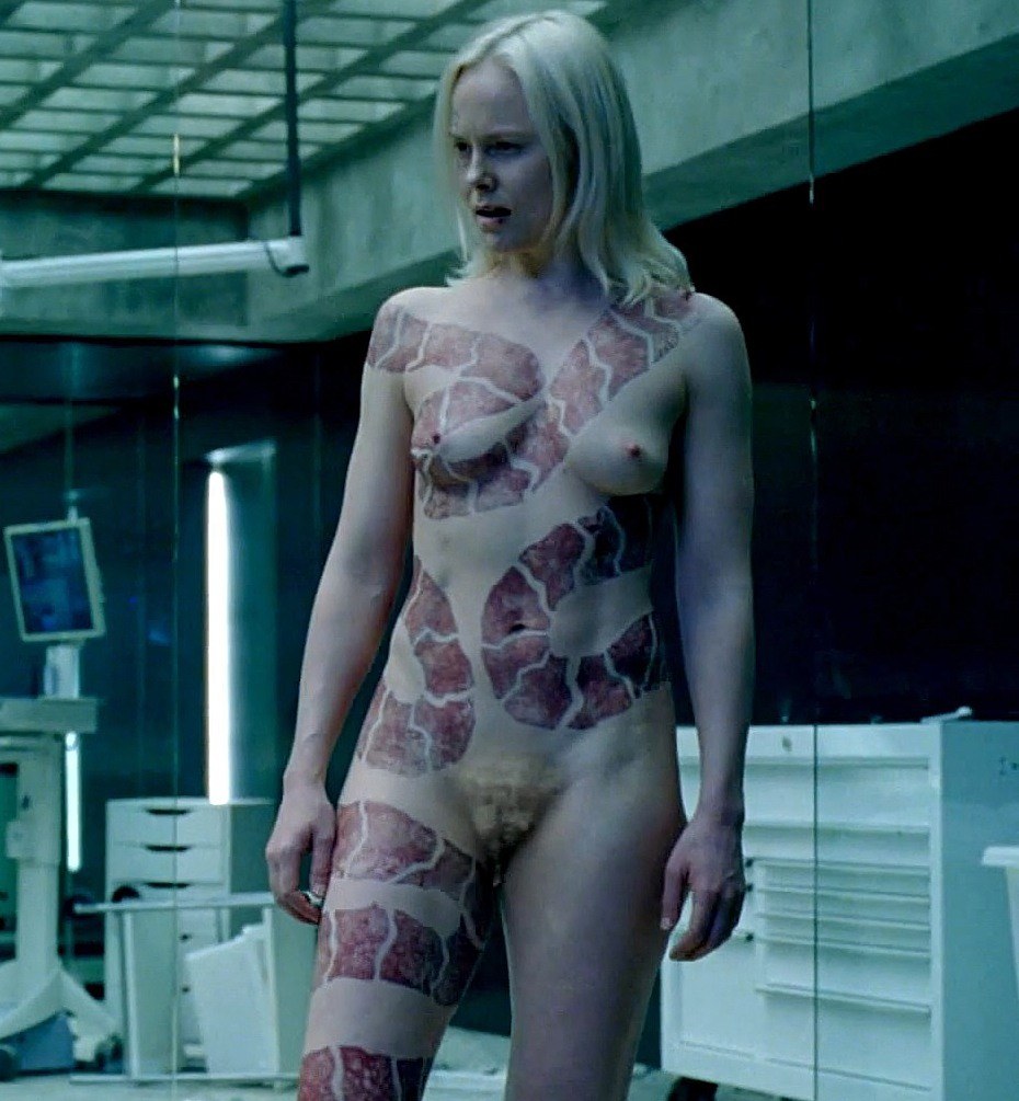 Evan Rachel Wood el mundo del salvaje oeste desnudo