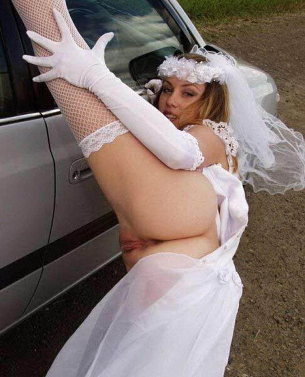 Novia desnuda en el registro civil