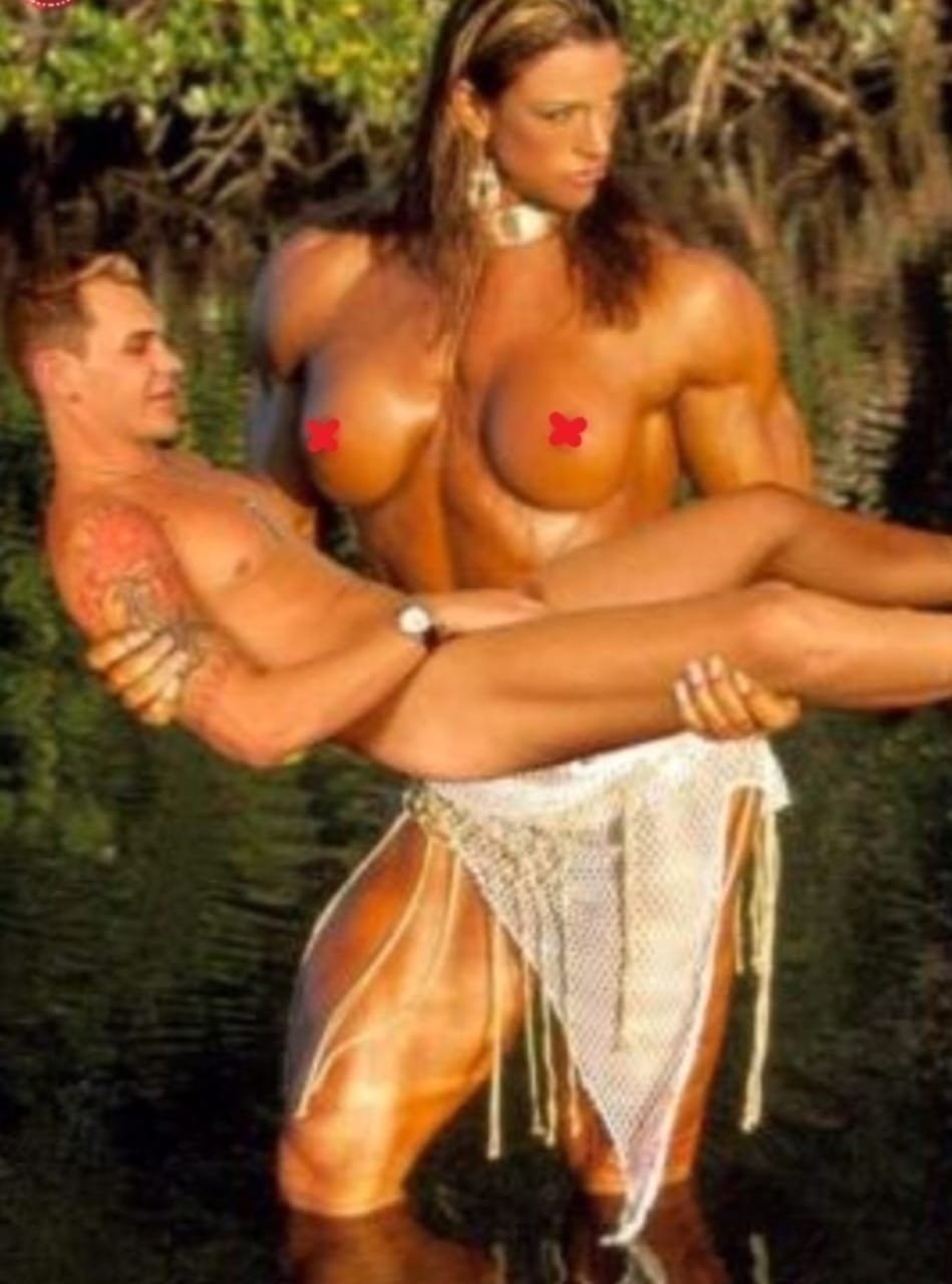 Culturista Lindsay Mulinazi desnudo