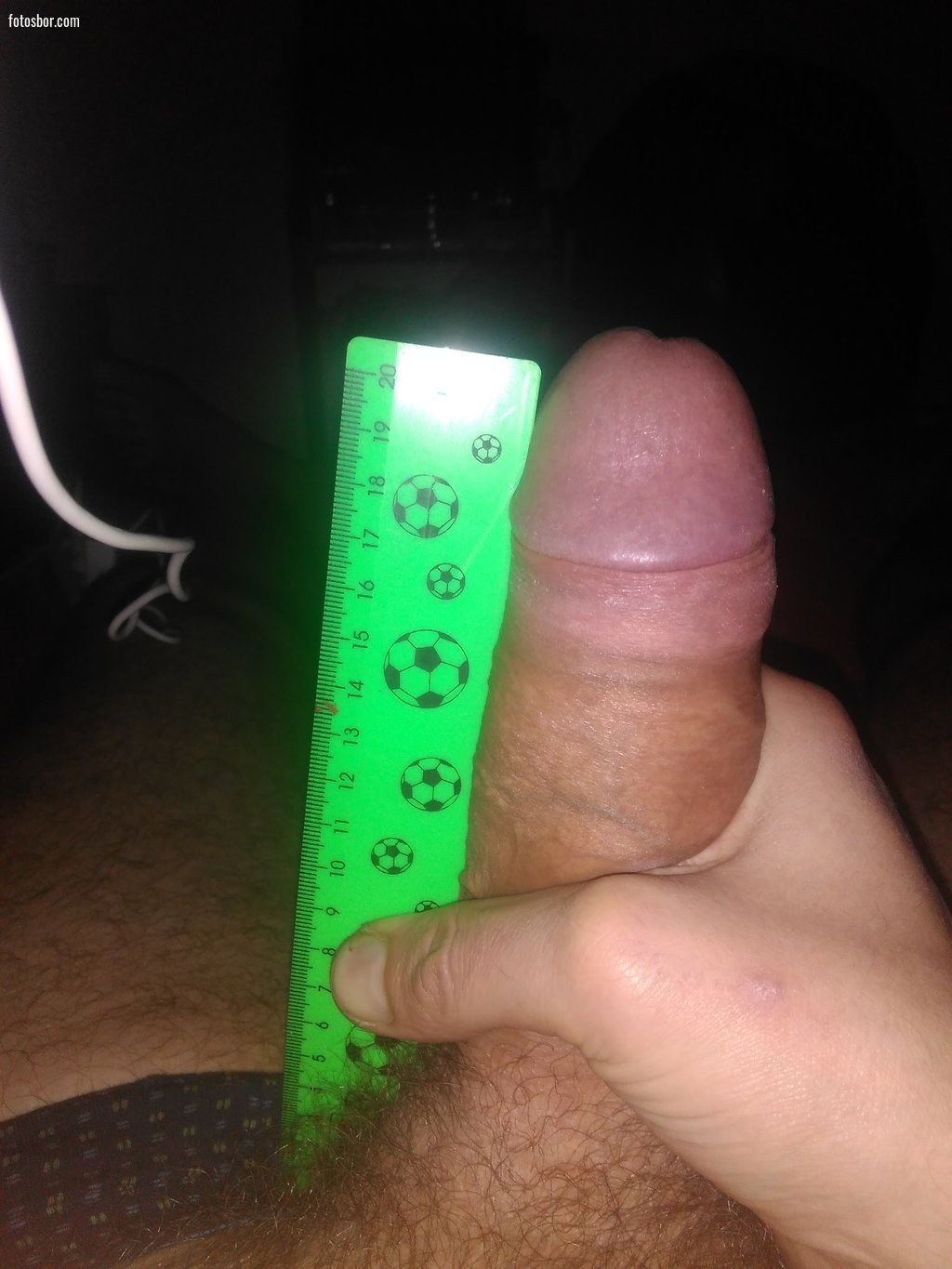 Miembro pequeño con regla
