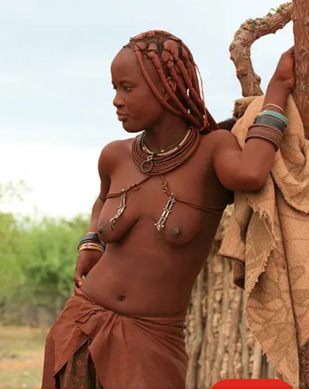 Tribu de la tribu khimba desnuda