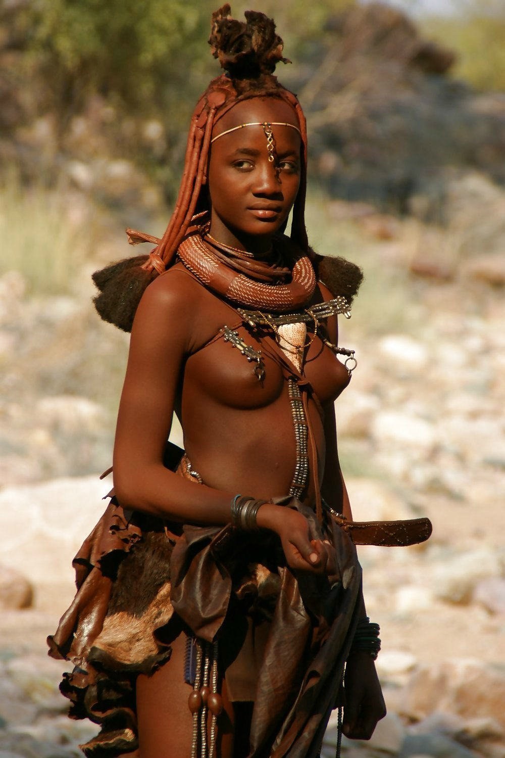 Tribu africana khimba desnuda