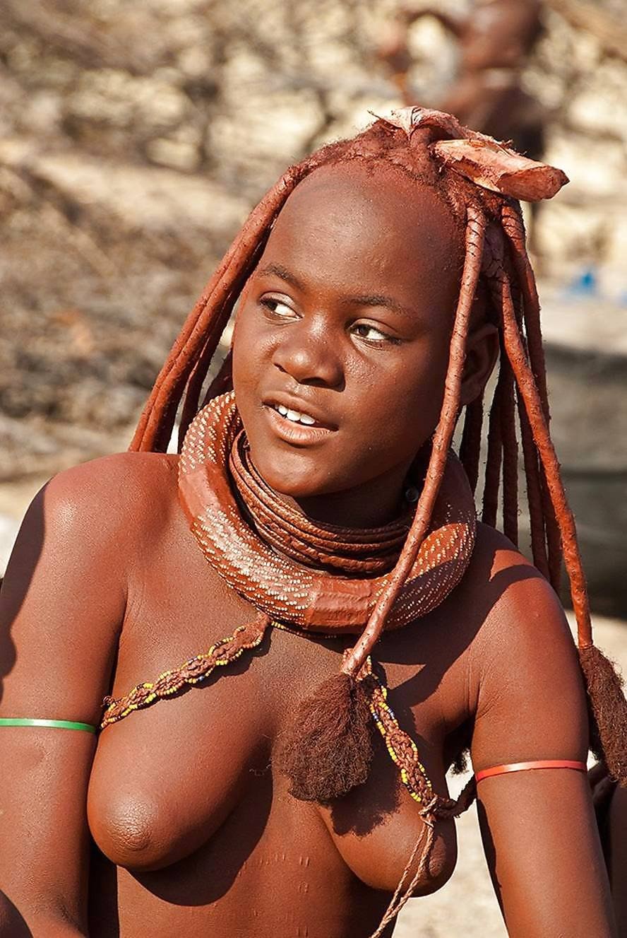Khimba Girl Tribu desnuda