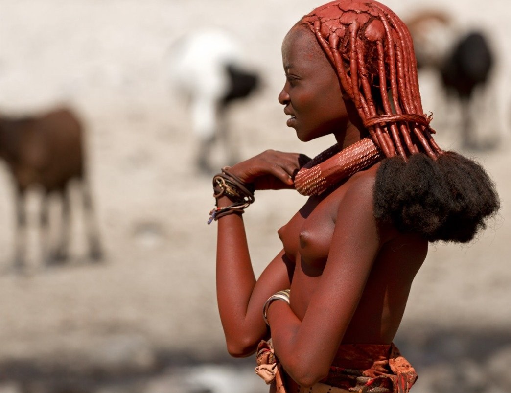Khimbia Mujeres desnudas