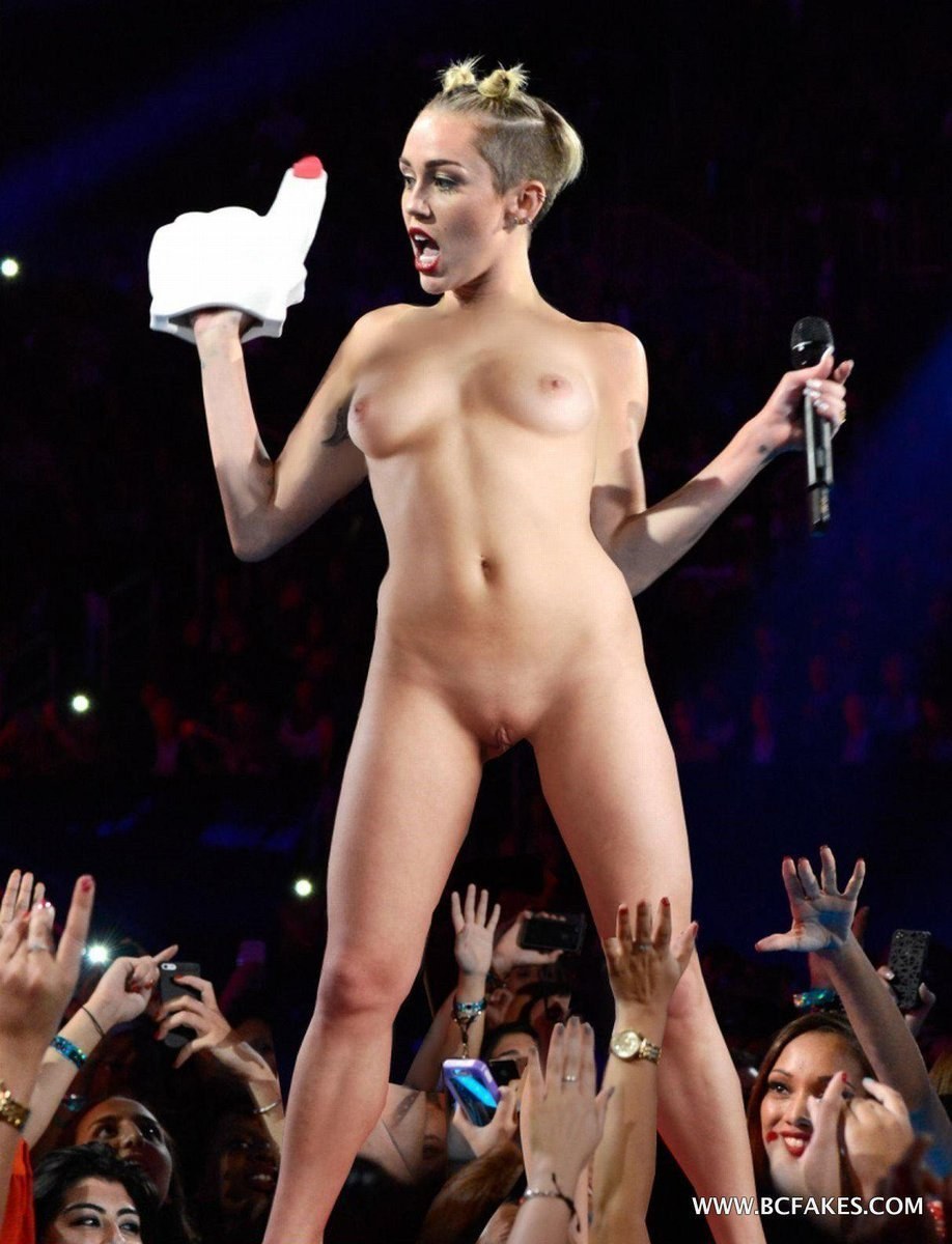 Miley Cyrus sin bragas en el escenario