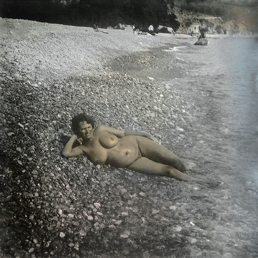 Mujeres soviéticas en la playa desnuda