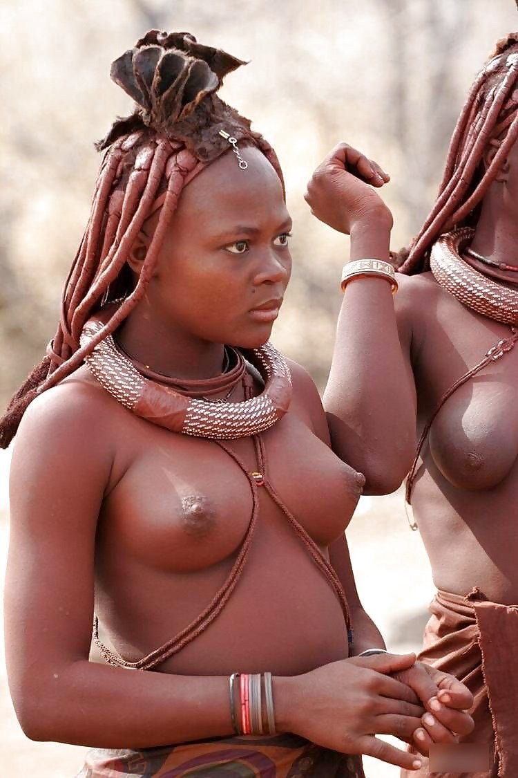 Khimba Girl Tribu desnuda