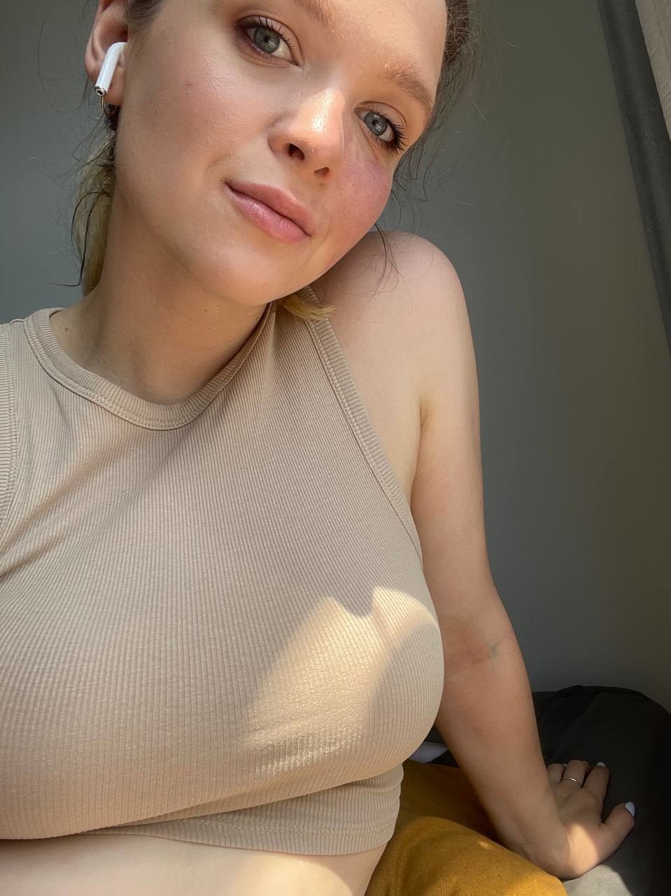 Porn hub can see boobs through a tank top