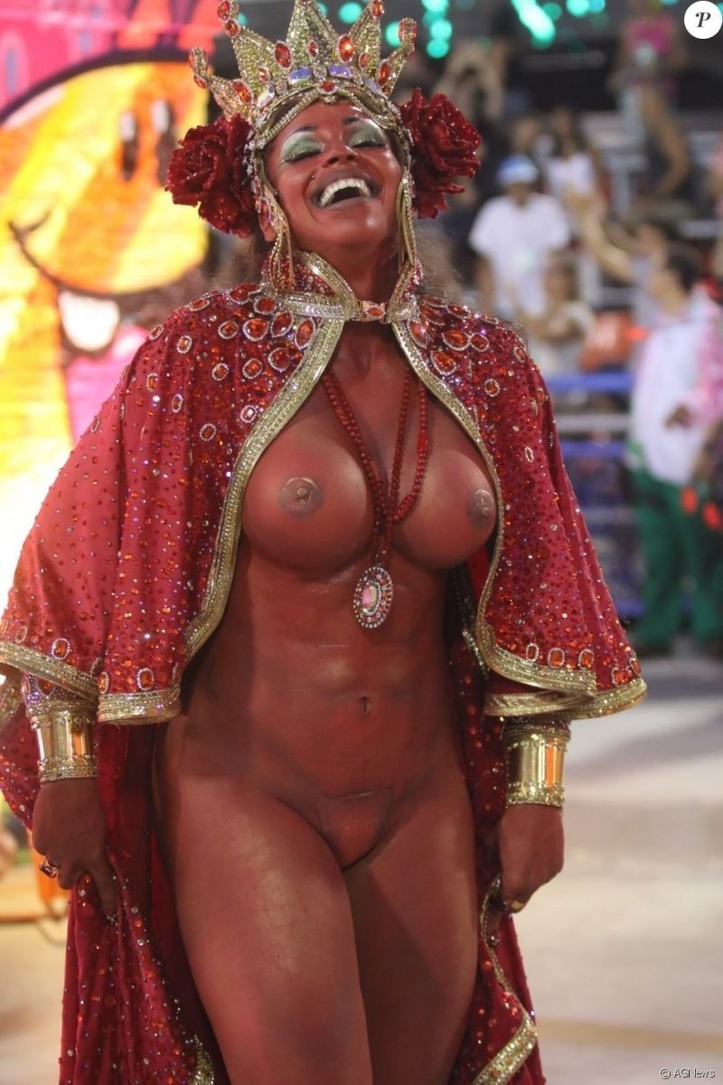Andrea Martins Brasili Carnaval desnudo