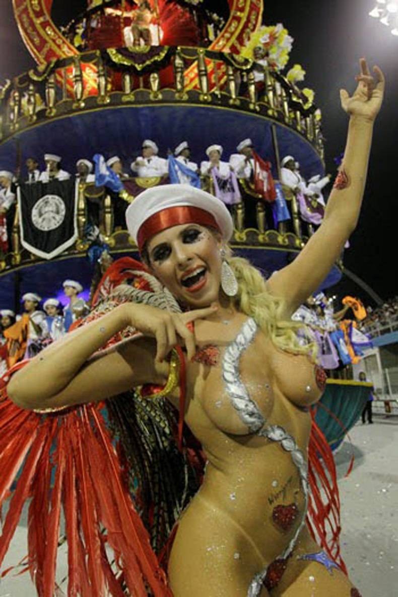 Tetas de carnaval brasileño