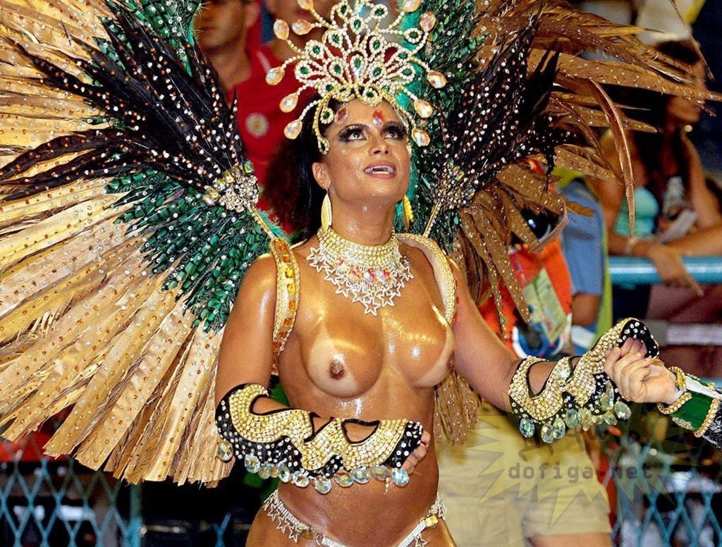 Andrea Martins Brasili Carnaval desnudo