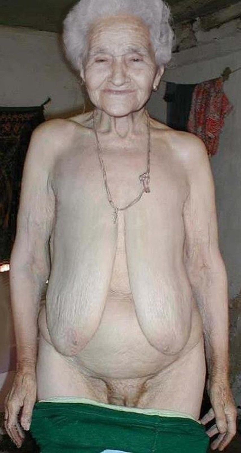 Viejas tetas caídas de abuelas