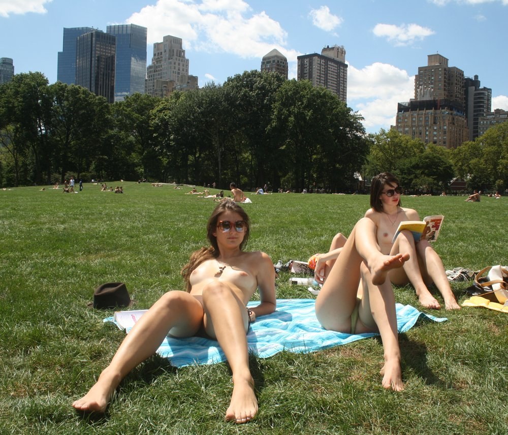 Girls Botathe en Gorky Nude Park