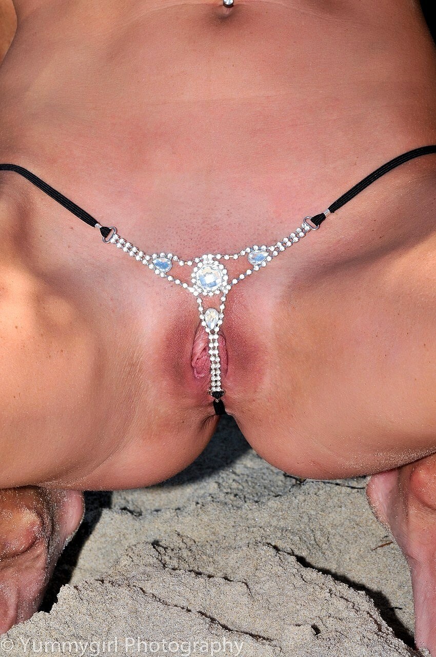 Bragas con perlas en el clítoris