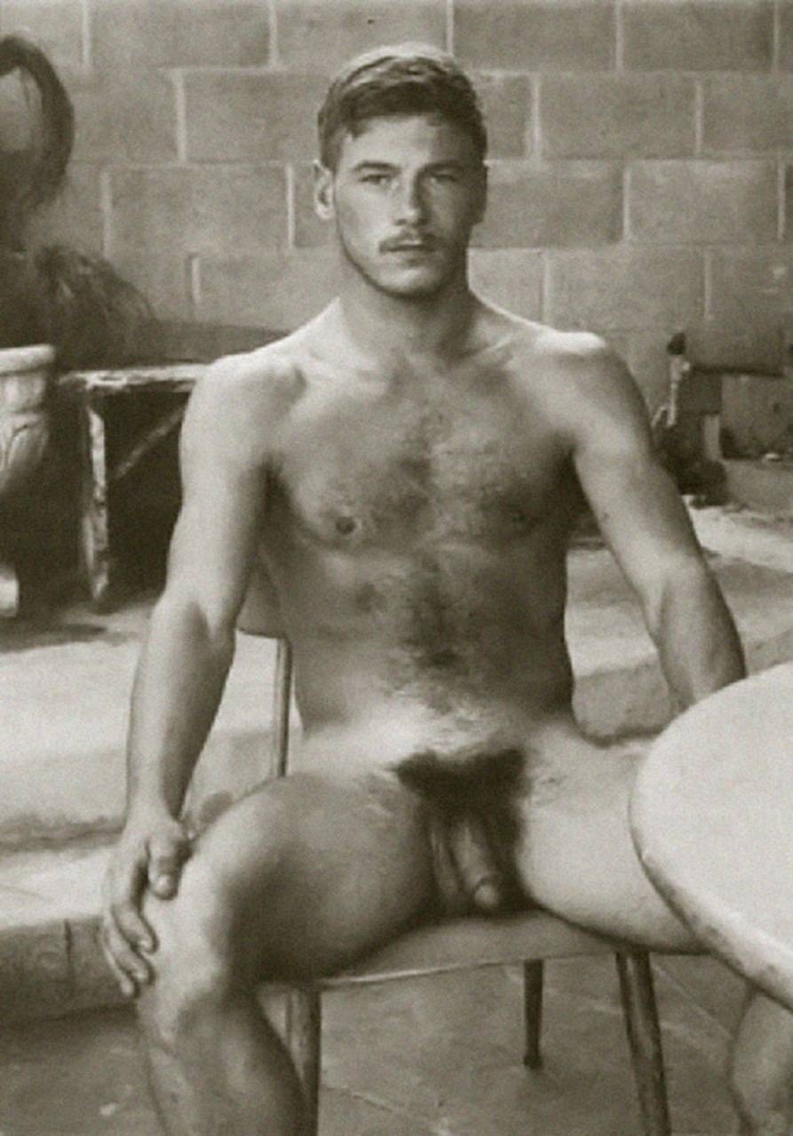 Jóvenes desnudos retro