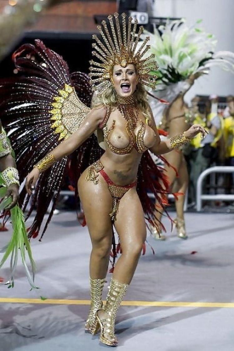Andrea Martins Brasili Carnaval desnudo