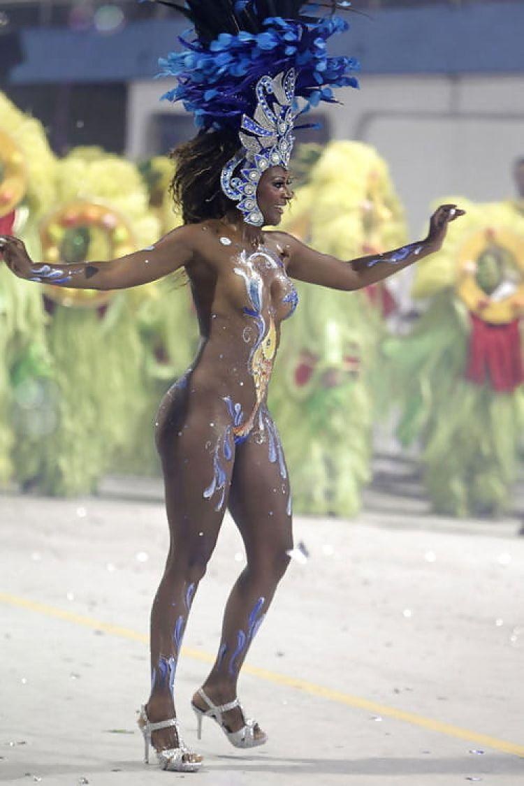 Andrea Martins Brasili Carnaval desnudo
