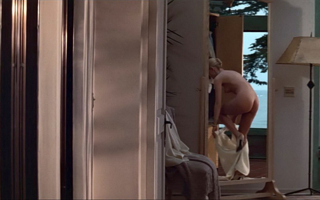 Stone Stone desnudo en la película Basic Instinct 2