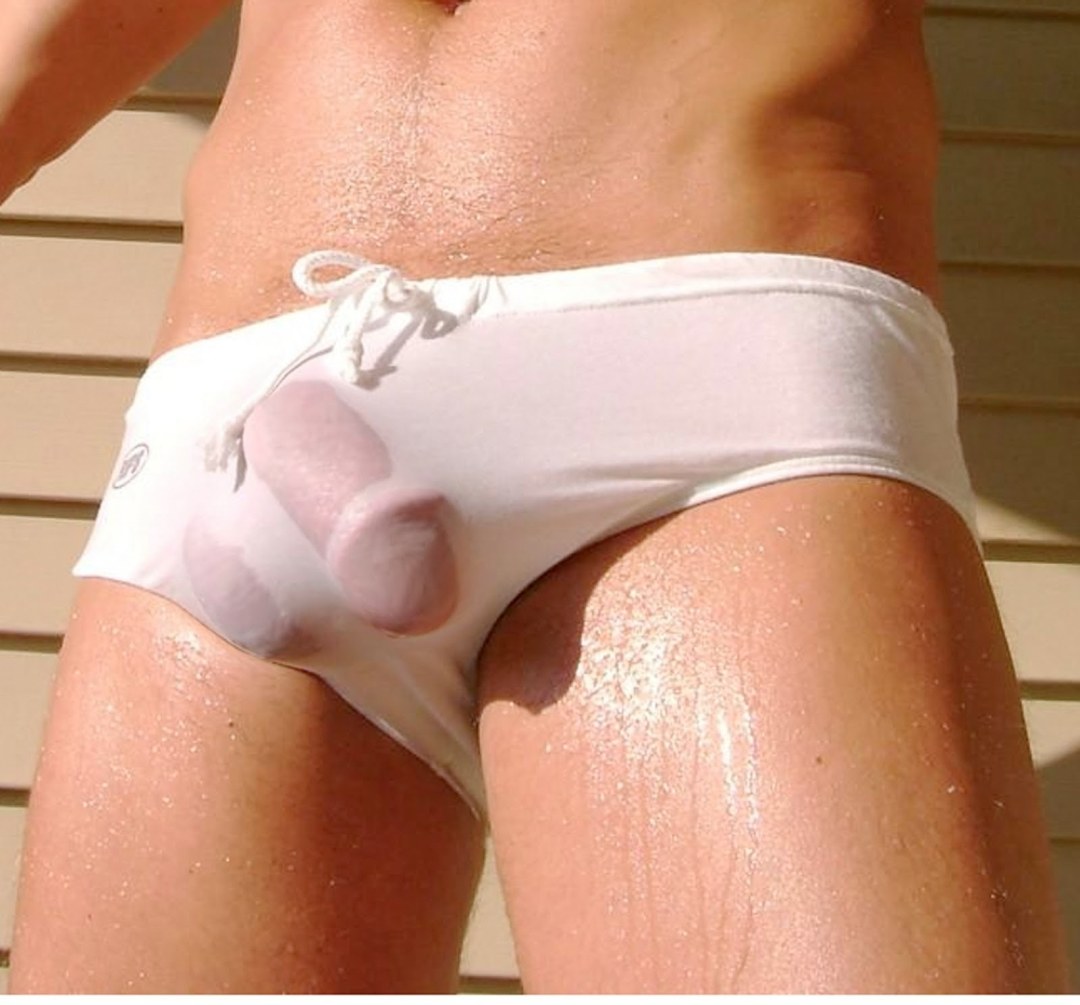 Miembro en bragas transparentes