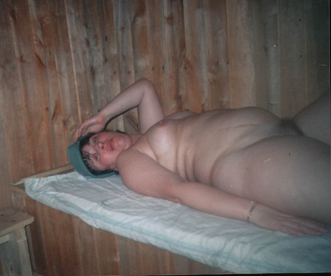 Mujeres de Village Fat en la casa de baños