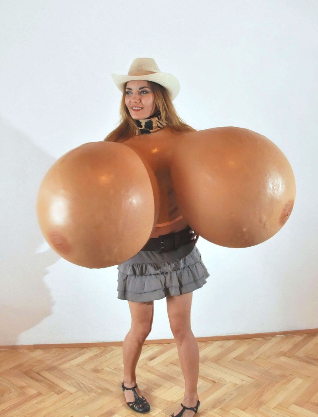 Enormes tetas inflables