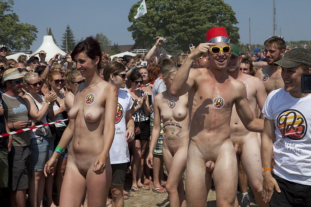Desfile nudista