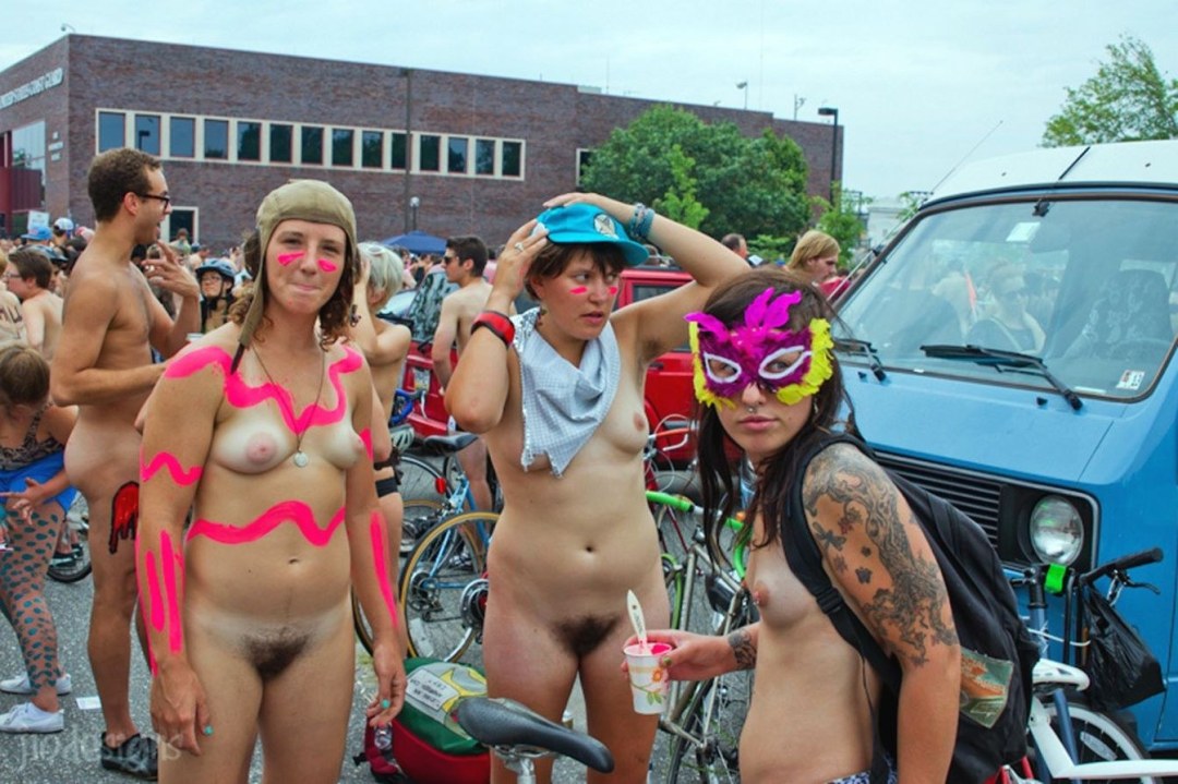 Festival de mujeres peludas desnudas