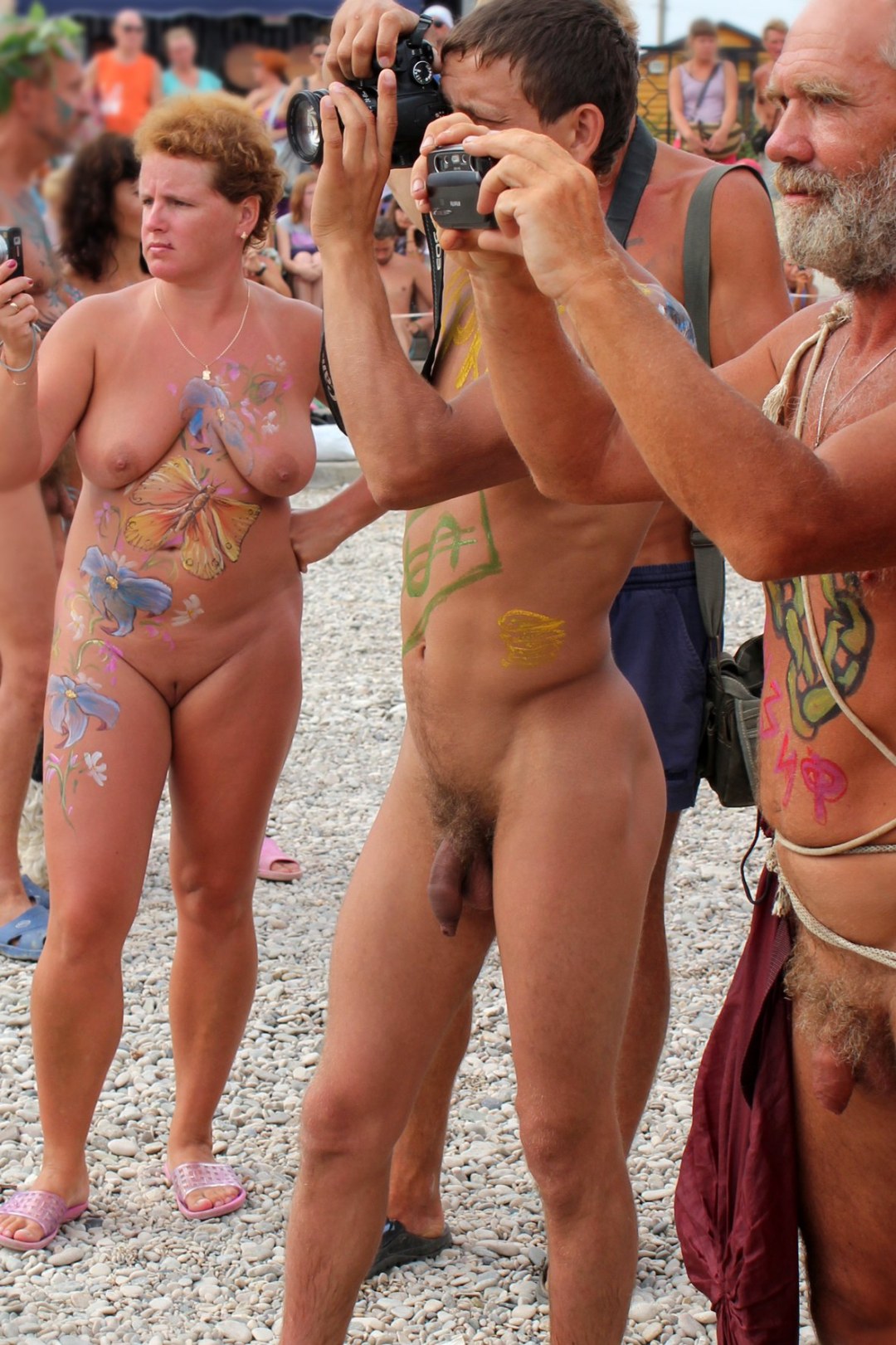 Fiesta de nudistas desnudos