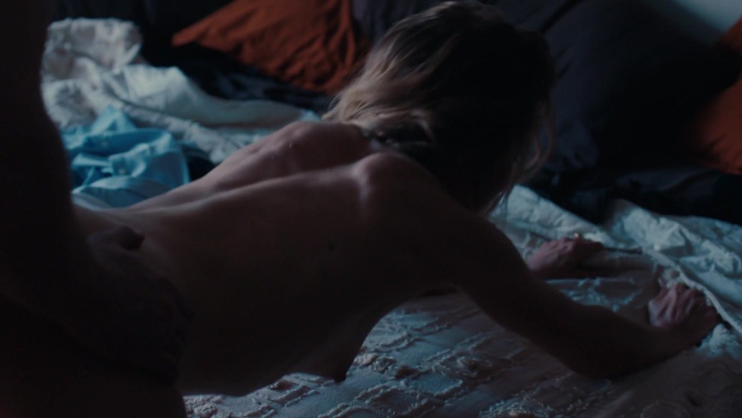 La serie "Buzz con entrega" desnuda