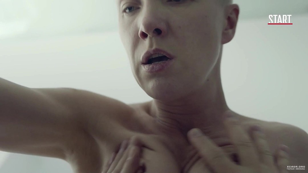 Alexandra Revenko desnudo