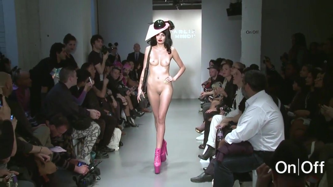 Charlie le Mindu London Fashion desnuda