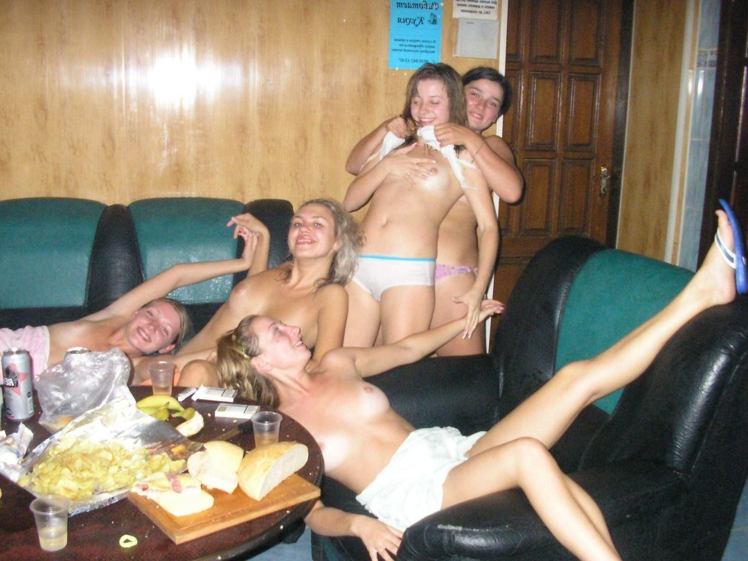 Brushik en la prohibición privada desnuda