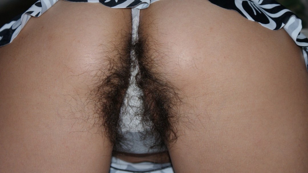 Coño sin afeitar en bragas