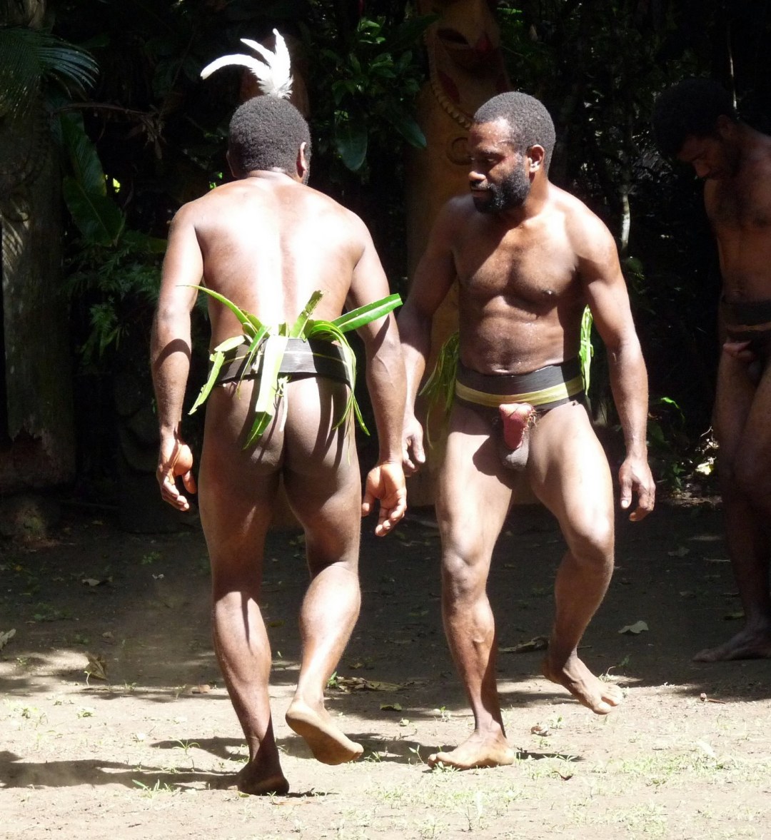 Hombres desnudos Polinesia