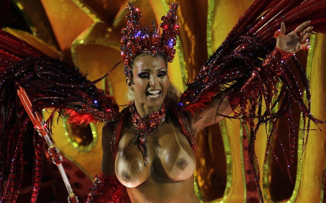 Andrea Martins Brasili Carnaval desnudo