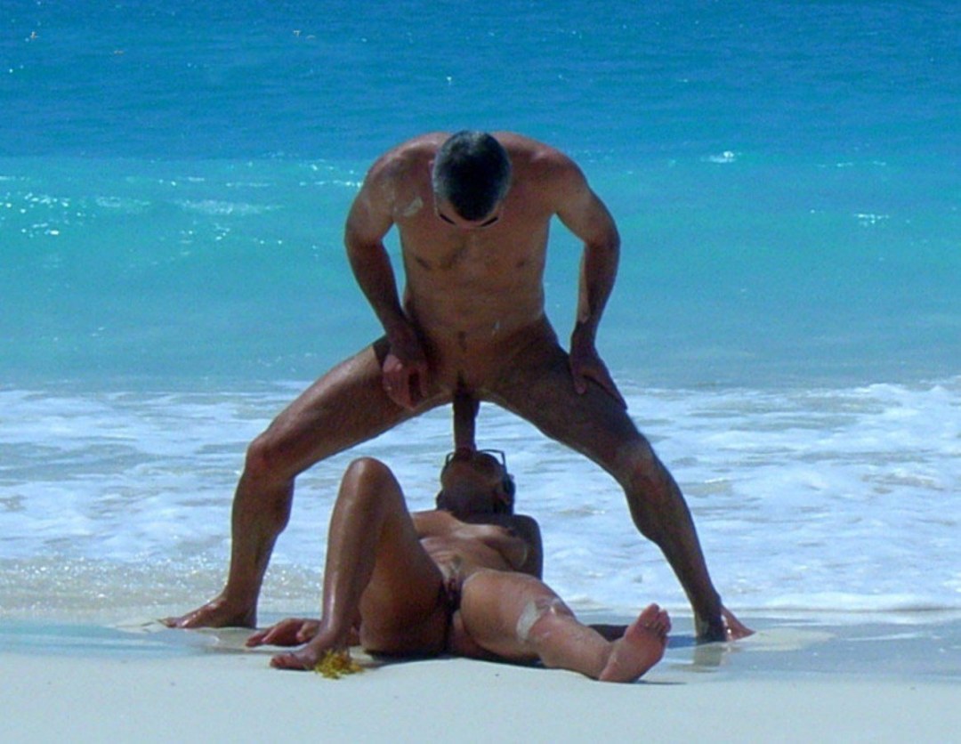 Bromas eróticas en la playa