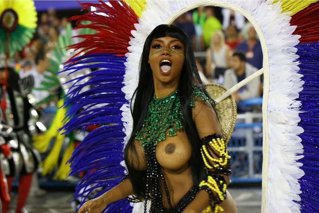Andrea Martins Brasili Carnaval desnudo