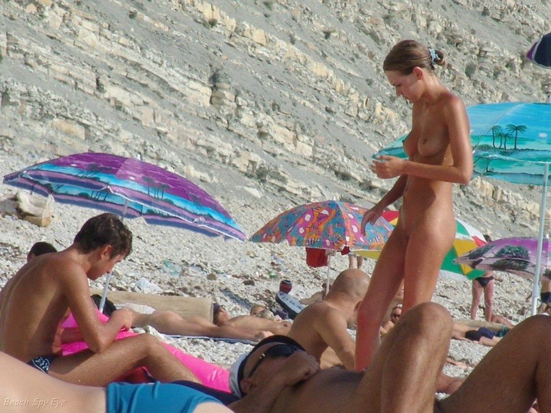 Divnomorsk nudista de playa desnuda