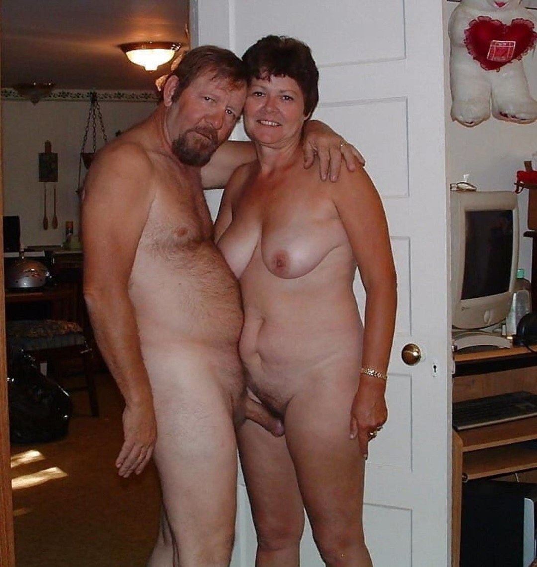 Mujeres y hombres desnudos caseros
